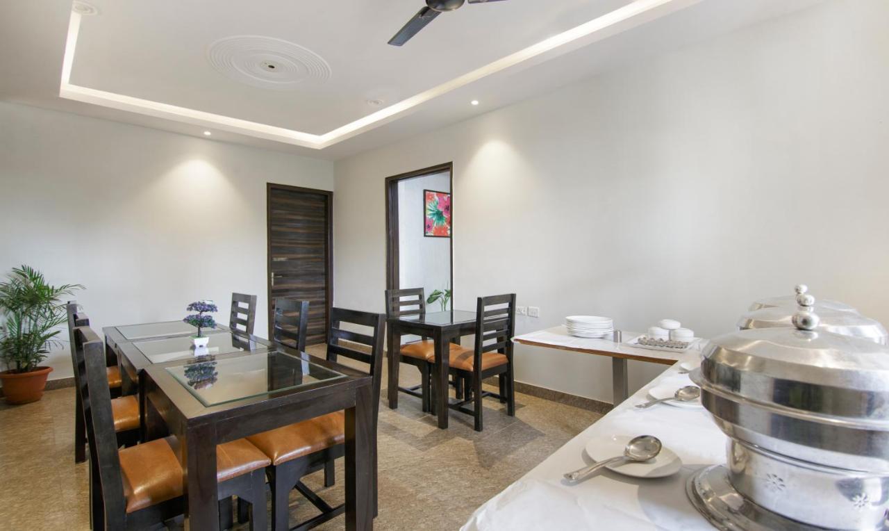 Treebo Swastika Premium Hotel Noida Ngoại thất bức ảnh