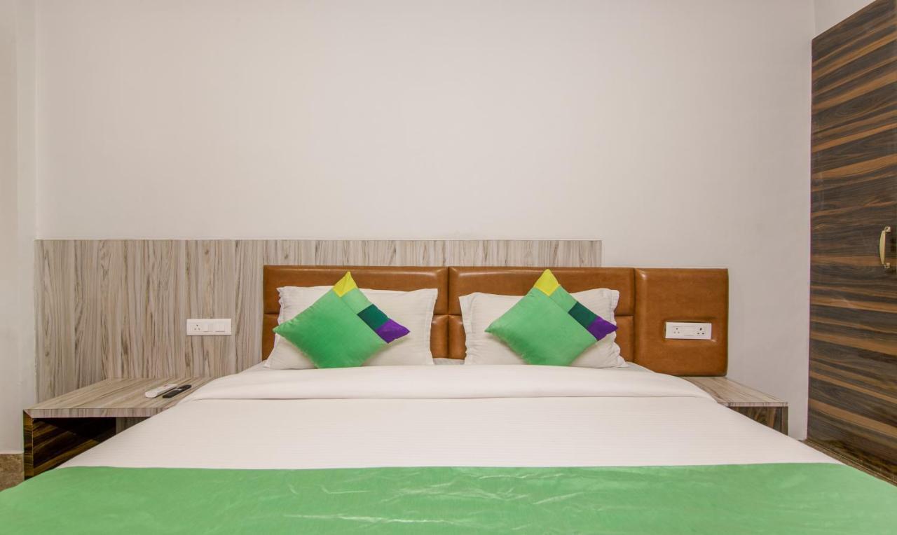 Treebo Swastika Premium Hotel Noida Ngoại thất bức ảnh